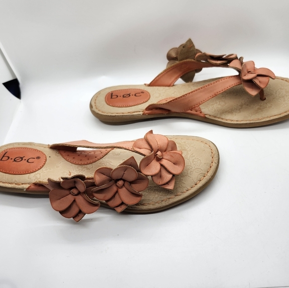 b.o.c  Born Womens Thong Sandals‎ 8M Orange Vegan Leather Flower Flip Flop Slide - Picture 3 of 8